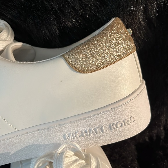 Michael Kors •SIZE 9 White leather lace ups with gold metallic portions. - Picture 3 of 6
